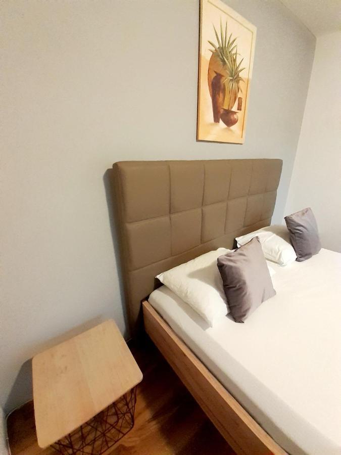 Magic Studio Hunedoara Apartment Ngoại thất bức ảnh