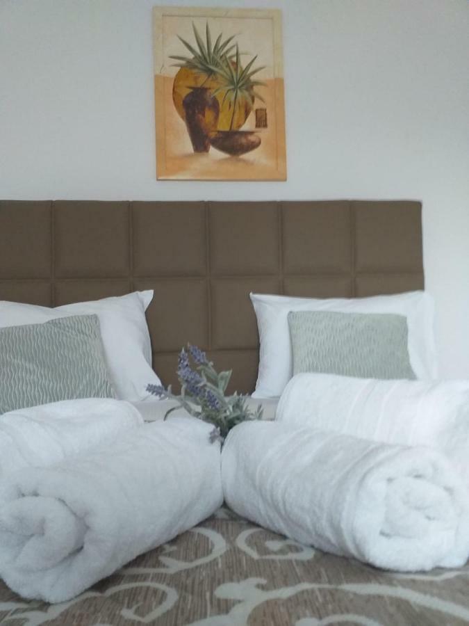 Magic Studio Hunedoara Apartment Ngoại thất bức ảnh